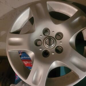 Nissan Silver Alloy Wheel Rim